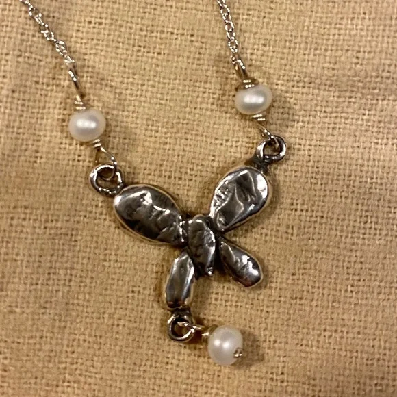 Sterling silver butterfly and pearl necklace from Michele Baratta - Picture 3 of 3